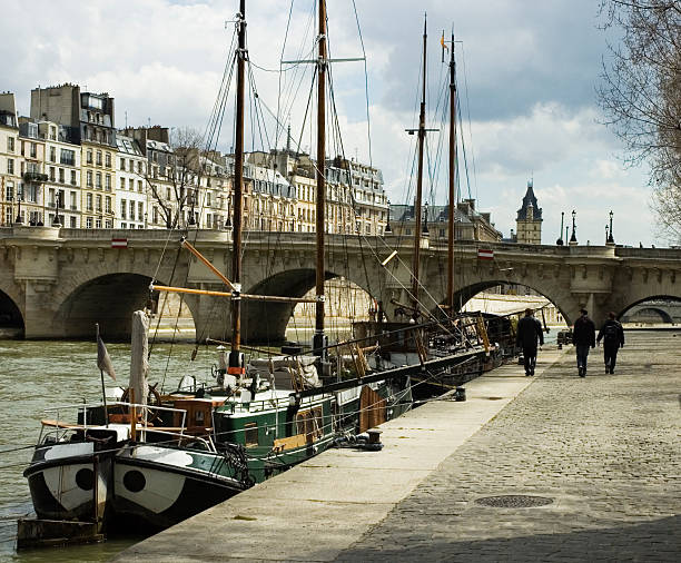istock Seine river bank, Paris 140380063
