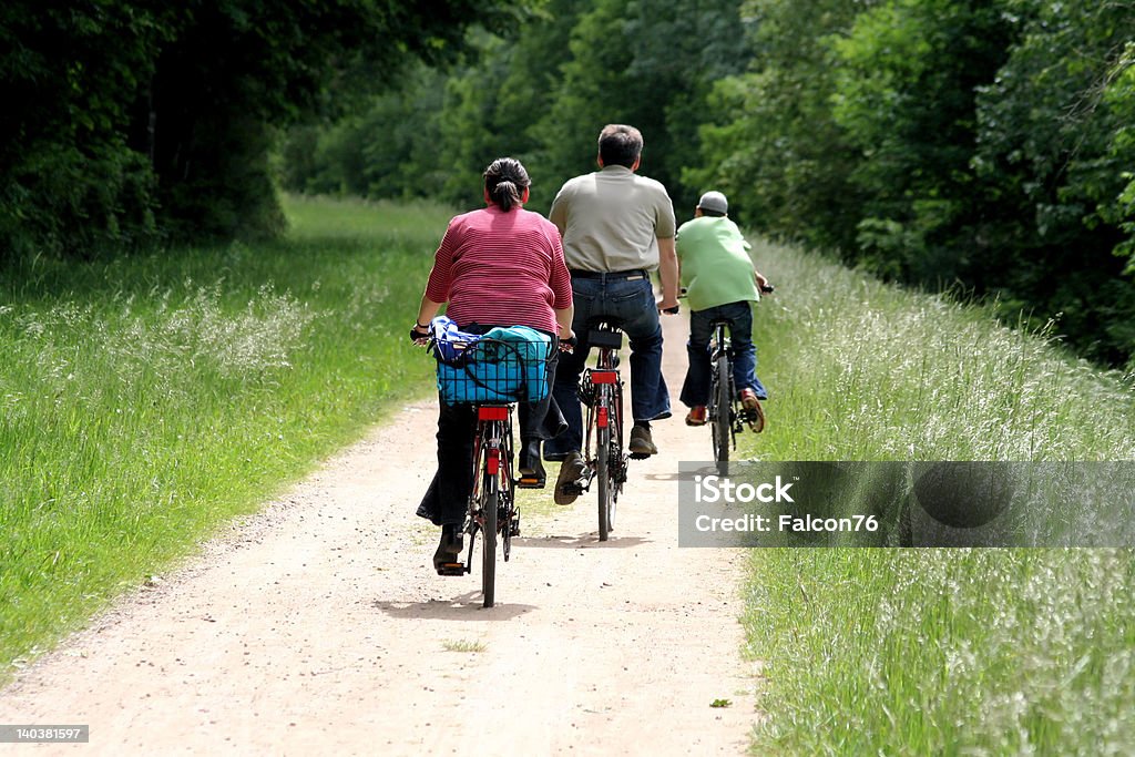 "aktive Familie mit Fahrrad" - Lizenzfrei Aktiver Lebensstil Stock-Foto