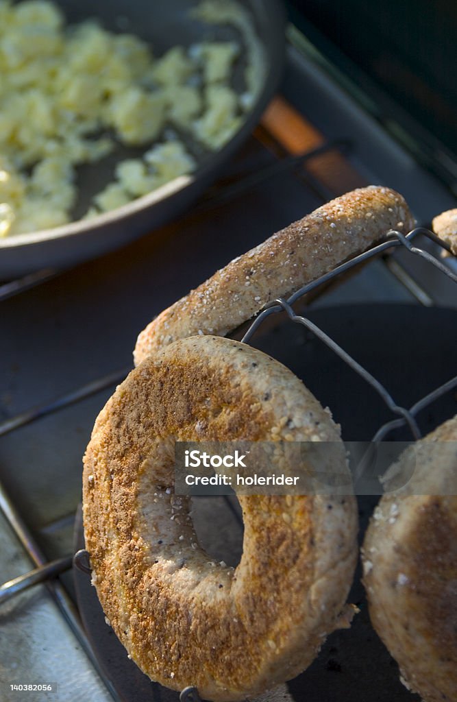 camping le petit déjeuner - Photo de Activité de loisirs libre de droits