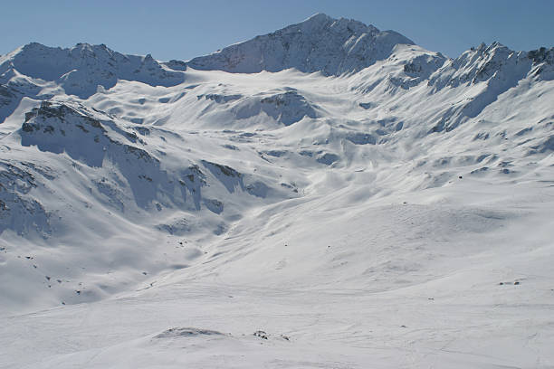 istock beautiful winter landscape 140383981