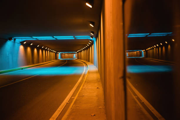 Unmanned and vehicle-free light tunnel