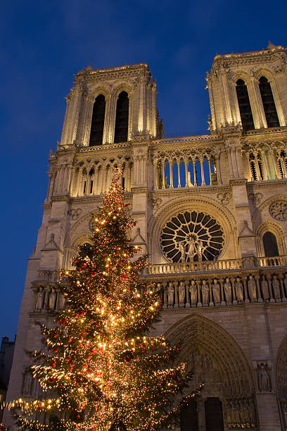 istock Christmas at Notre-Dame 140384782