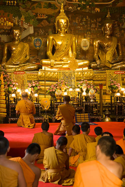 istock Thai Monks Worshipping 140385047