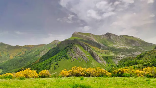 Sierra del Robezo Range seen from La Peral village, Somiedo Natural Park adn Biosphere reserve, Asturias, Spain