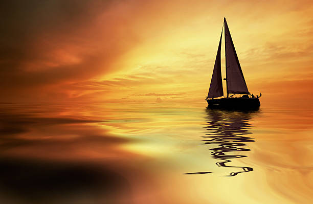 navigation à voile et le coucher de soleil - sailboat sunset sailing nautical vessel photos et images de collection