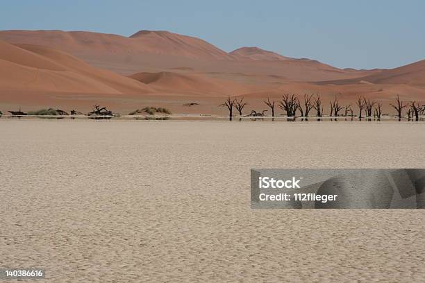 Foto de Deserto Fata Morgana e mais fotos de stock de Onda de Calor - Miragem - Onda de Calor - Miragem, Calor, Céu - Fenômeno natural