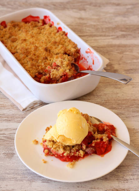 istock crumble with scoop of ice cream 1403870094