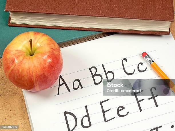 Escuela Días Foto de stock y más banco de imágenes de Aprender - Aprender, Aula de conferencias, Carta - Documento