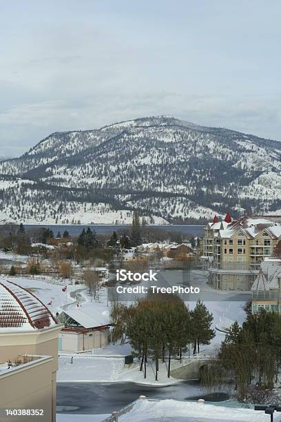 Photo libre de droit de Vue Sur Le Parc En Bord De Mer Kelowna Colombiebritannique banque d'images et plus d'images libres de droit de Kelowna