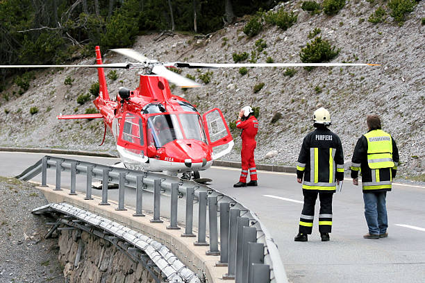 "사고", 비상 인력, 헬리콥터 - paramedic fire department emergency sign healthcare and medicine 뉴스 사진 이미지