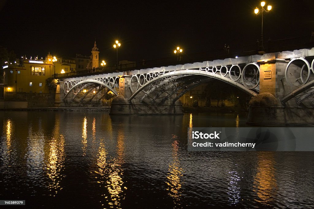 Puente en Sevilla - Foto de stock de Agua libre de derechos