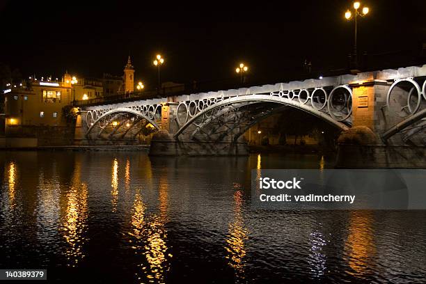 Puente En Sevilla Foto de stock y más banco de imágenes de Agua - Agua, Aire libre, Arquitectura