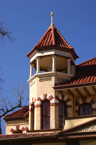 istock Victorian House San Antonio 140389687