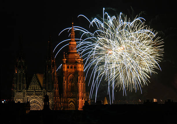 fogos de artifício de ano novo - year 2007 imagens e fotografias de stock
