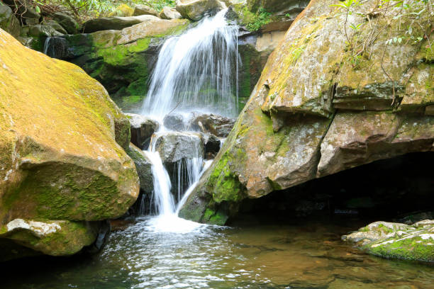 водопад нижний грот - grotto falls стоковые фото и изображения