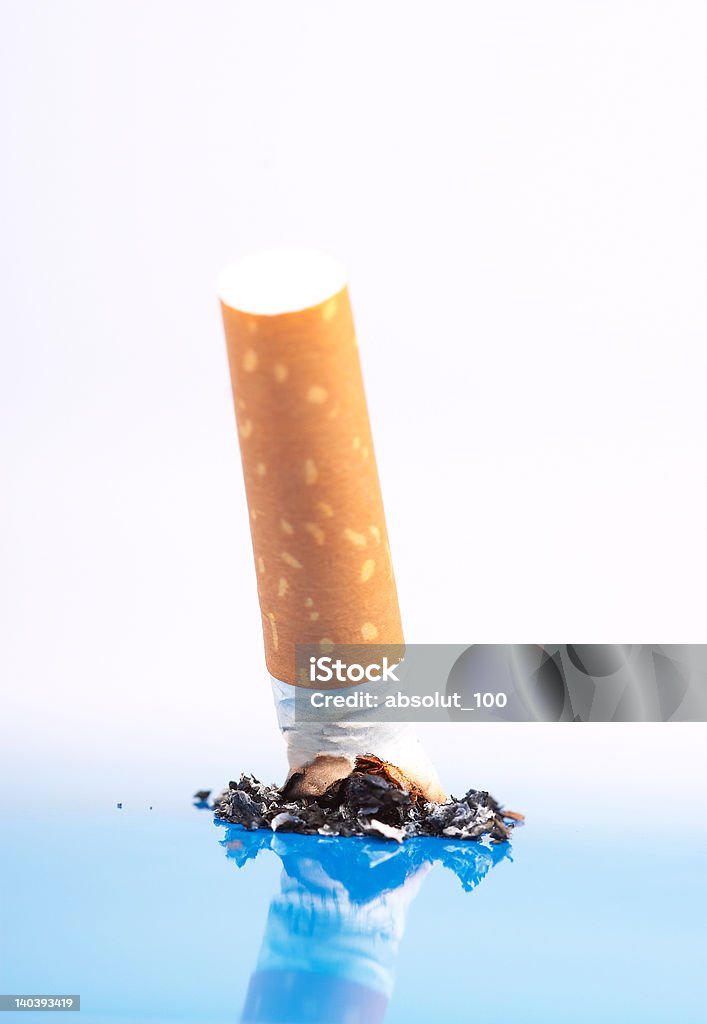 Foto de cigarrillo - Foto de stock de Adicción libre de derechos