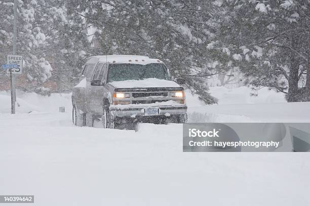雪の中のゴルフ - 雪のストックフォトや画像を多数ご用意 - 雪, 軽トラック, 運転する