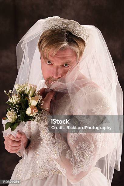 Blushing Bride — стоковые фотографии и другие картинки Блёстка на платье - Блёстка на платье, Борода, Букет