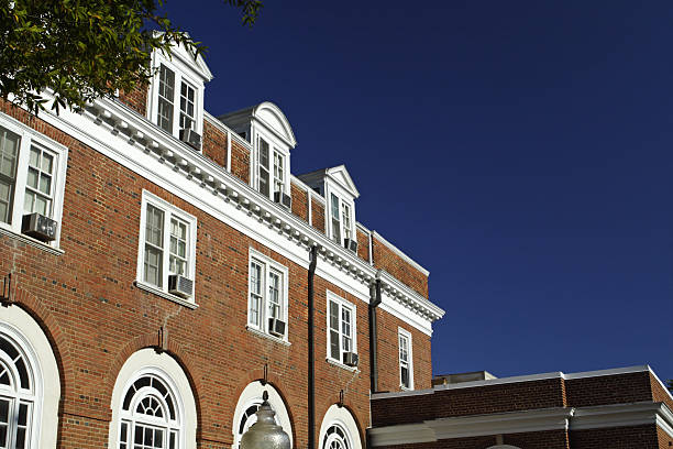istock Brick Colonial Style Building in Annapolis, MD, Blue Sky 140395043