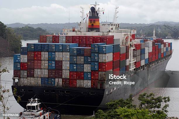 Chinesische Cargo Schiff Stockfoto und mehr Bilder von Ausrüstung und Geräte - Ausrüstung und Geräte, Behälter, Container