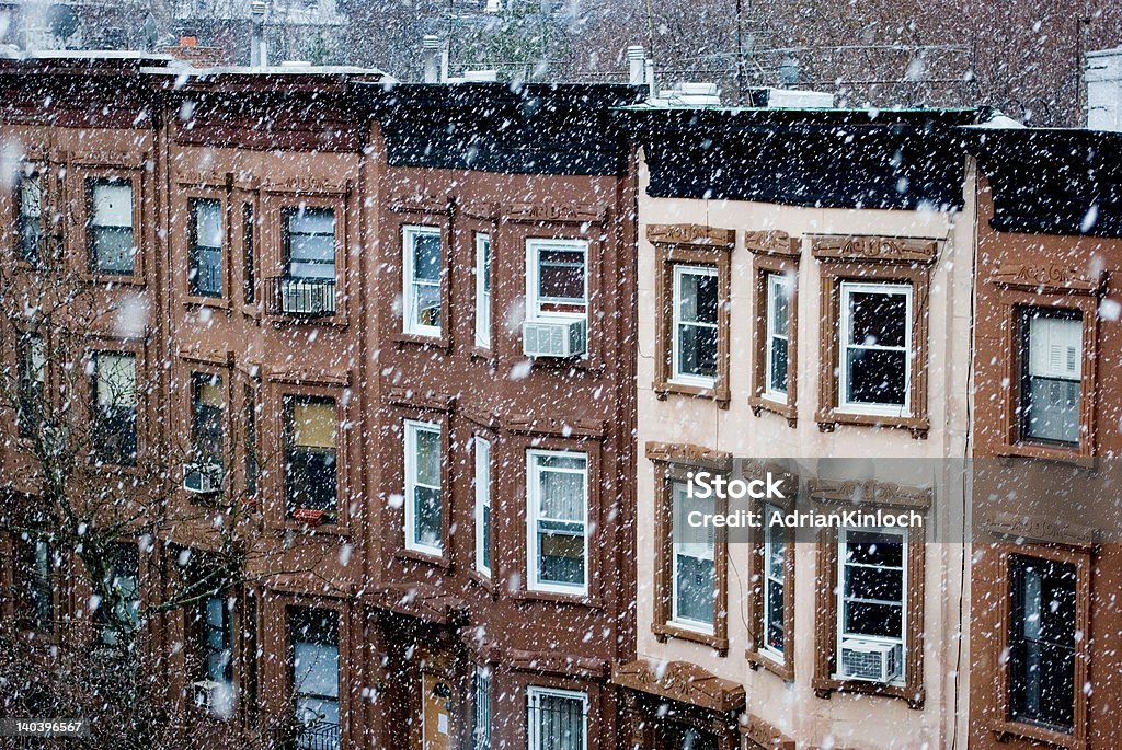 Brooklyn ブラウンストーンの雪 - ニューヨーク市のロイヤリティフリーストックフォト