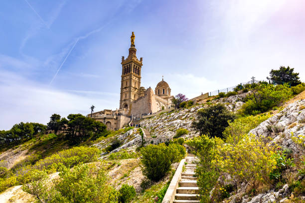 notre dame de la garde in marseille - notre dame de la garde imagens e fotografias de stock