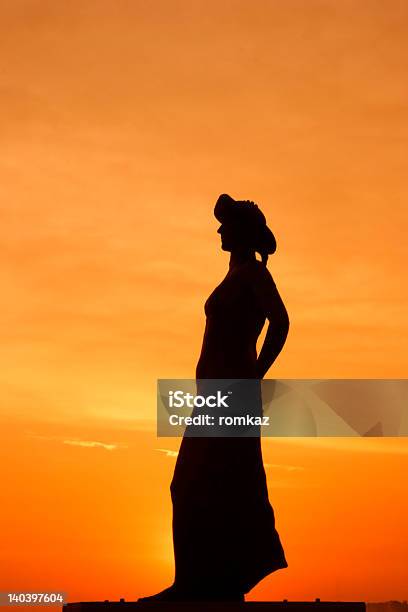 Profilo Femmina - Fotografie stock e altre immagini di Movimento delle Sufragette - Movimento delle Sufragette, Contorno - Forma, Donne anziane