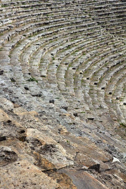 древний амфитеатр в турции - hierapolis stadium stage theater amphitheater стоковые фото и изображения