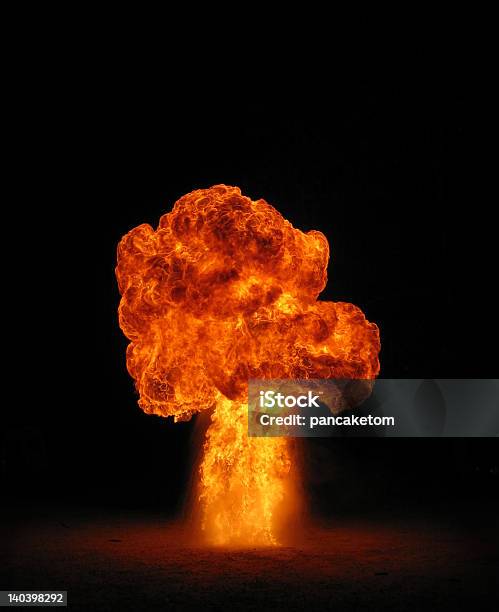 Fuoco Fungo Nucleare - Fotografie stock e altre immagini di Fungo nucleare - Fungo nucleare, Esplodere, Bomba