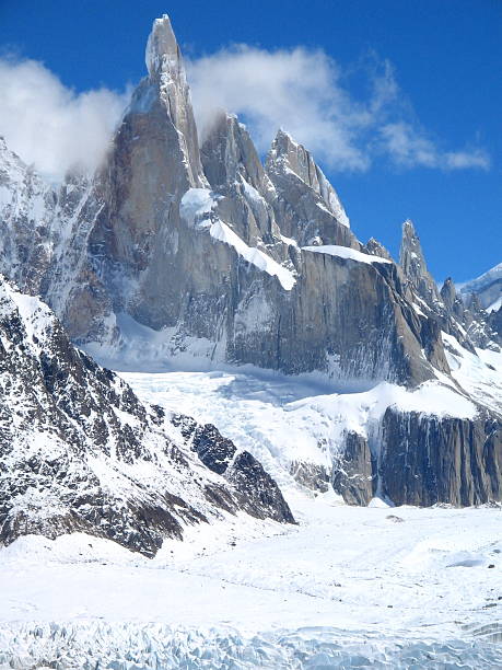 istock Torres Del Paine 140398365
