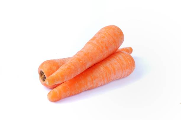 marchew wyizolowana na białym tle - carrot isolated bunch baby carrot zdjęcia i obrazy z banku zdjęć