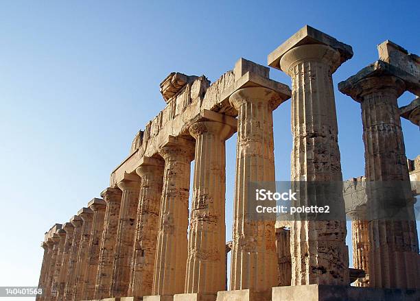 Foto de Templo Antigo Em Selinunte e mais fotos de stock de Arcaico - Arcaico, Arqueologia, Arquitetura