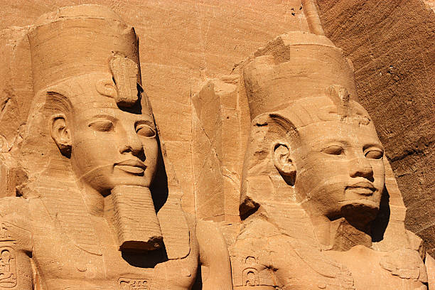 abu simbel głowy, egipt, afryka - nefertaris temple of hathor zdjęcia i obrazy z banku zdjęć
