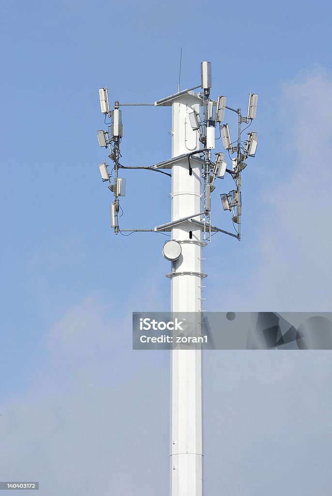 Telefono cellulare e telecomunicazioni Torre - Foto stock royalty-free di Albergo