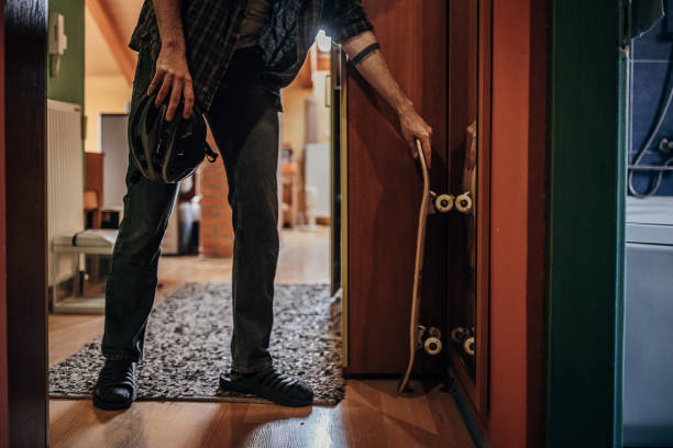 istock Skater in his apartment 1404035515
