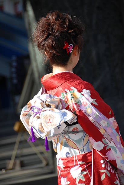 istock young woman in kimono 140404945