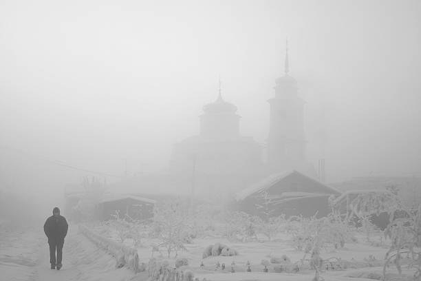 yakutsk. iglesia. 51 con. - república de sakha fotografías e imágenes de stock