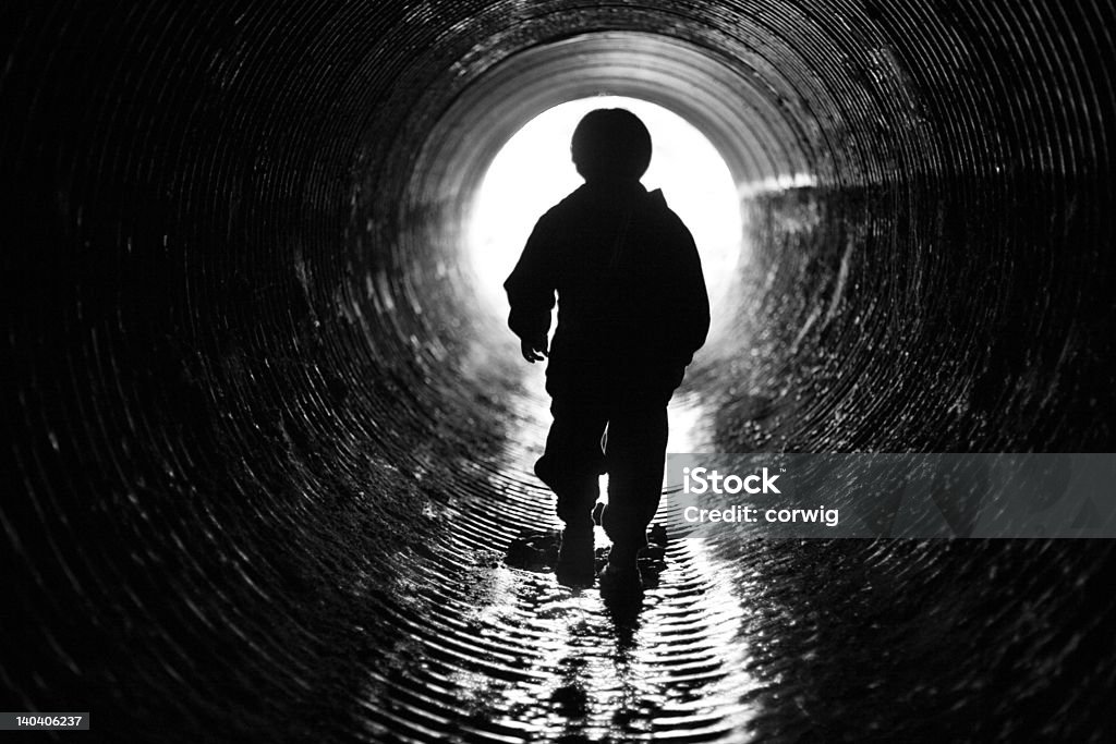 black biały Tunel - Zbiór zdjęć royalty-free (12-17 miesięcy)