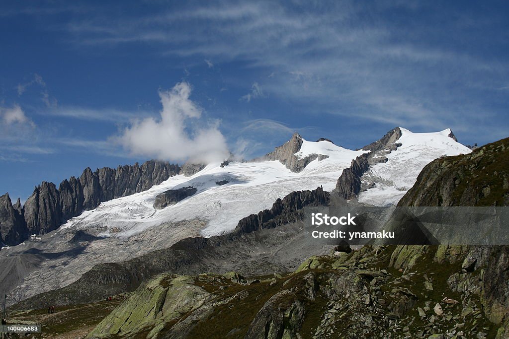 montaña - Foto de stock de Estrato de roca libre de derechos