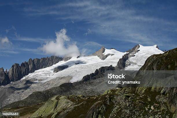 Montaña Foto de stock y más banco de imágenes de Estrato de roca - Estrato de roca, Hielo, Suiza