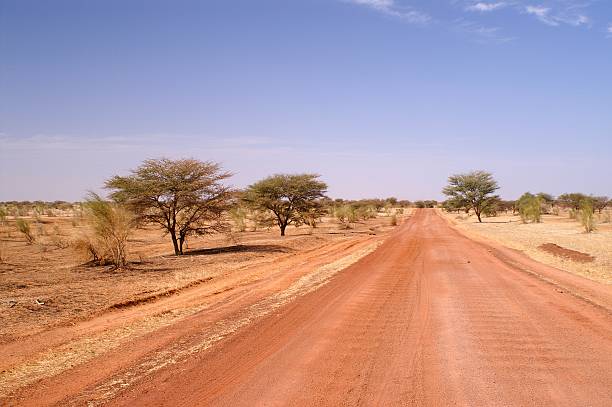 Road to nowhere African road to nowhere mali stock pictures, royalty-free photos & images