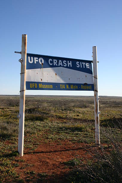 розуэлл нло катастрофа сайт знак - roswell стоковые фото и изображения