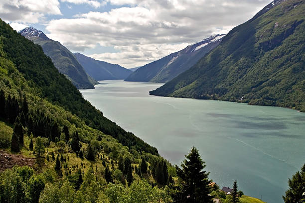 istock Norvegian fjord 140409020