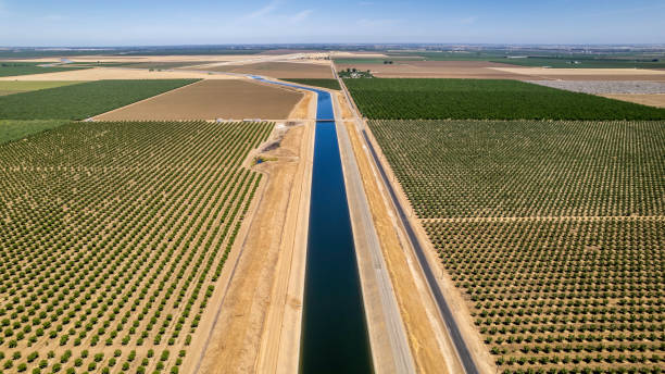 istock California Aqueduct 1404123333
