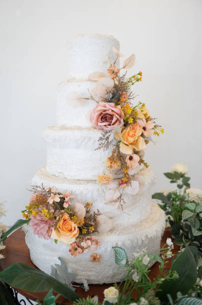 istock Beautiful wedding cake with blur background 1404169851
