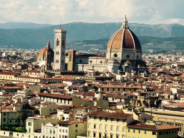 istock Duomo Santa Maria del Fiore 1404171309