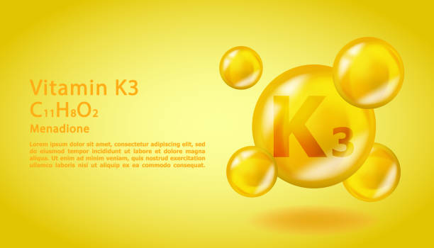 ilustraciones, imágenes clip art, dibujos animados e iconos de stock de diseño de la molécula de vitamina 3d k3 menadione. realista k3 menadione vitamina gota. ilustración del complejo nutricional amarillo. - capsule vitamin pill letter k medicine