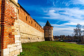 mauer-und-turm-einer-alten-russischen-festung.jpg?b=1&s=170x170&k=20&c=wtECuRPVGTOSgdA4RpKwLJxmKwso77s8O55ttuByx5s=