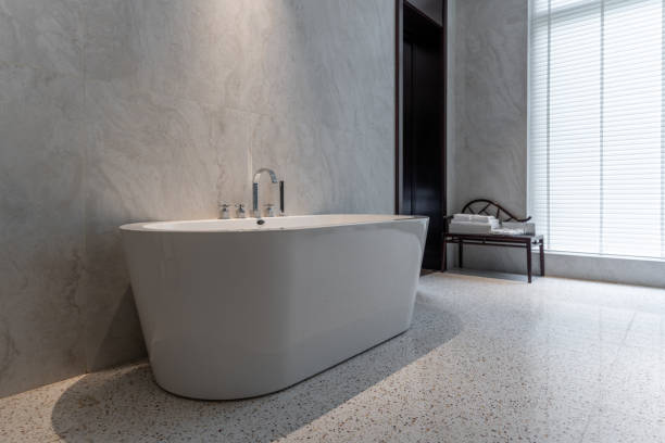 istock Simple, bright and spacious bathroom bathtub 1404420567