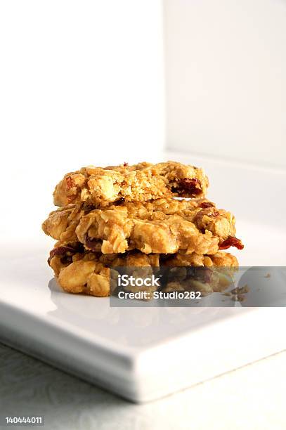 Cranberry Cioccolato Bianco Pecan Oatmeal Cookies 2 - Fotografie stock e altre immagini di Cranberry